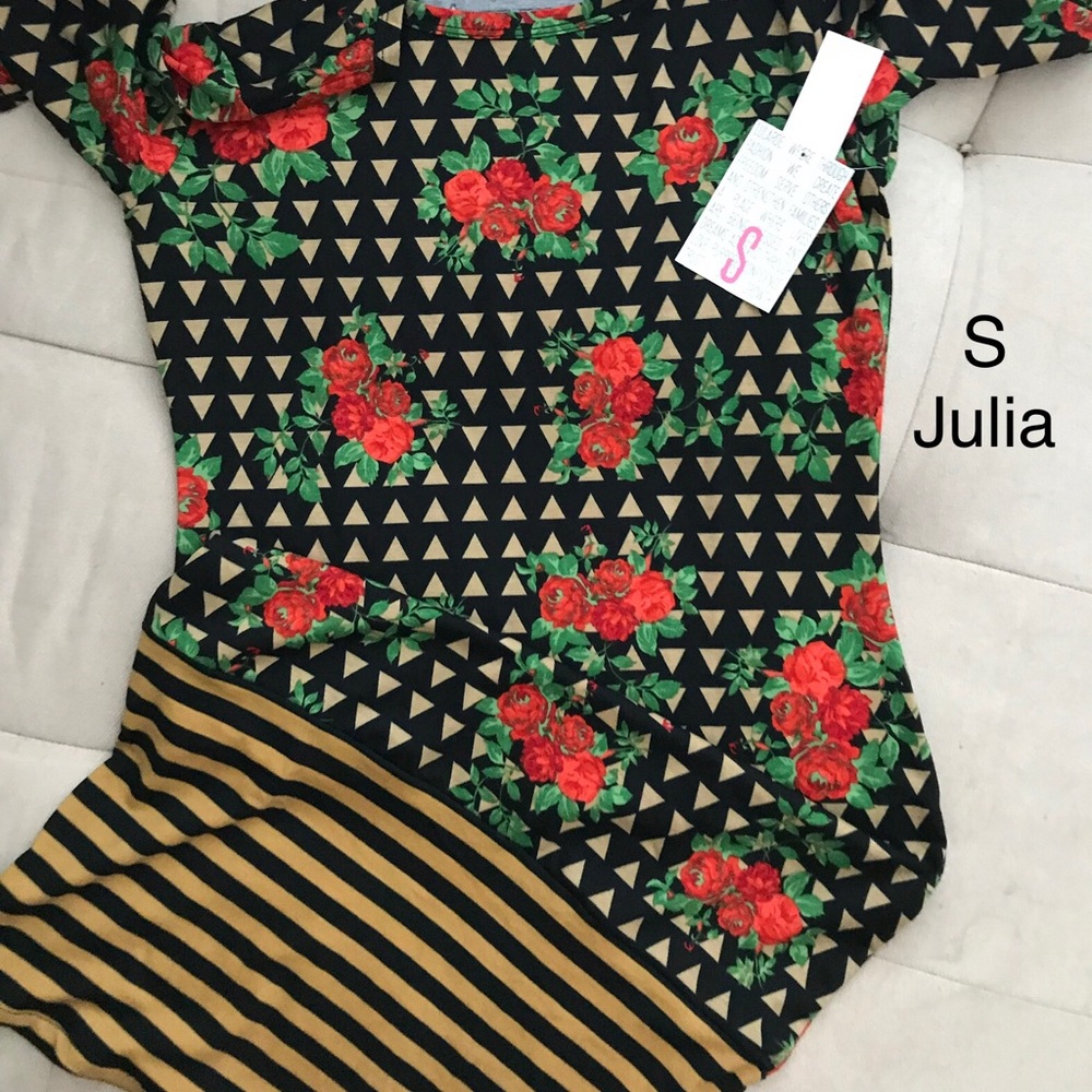 Bnwt S floral dress (Lularoe Julia)